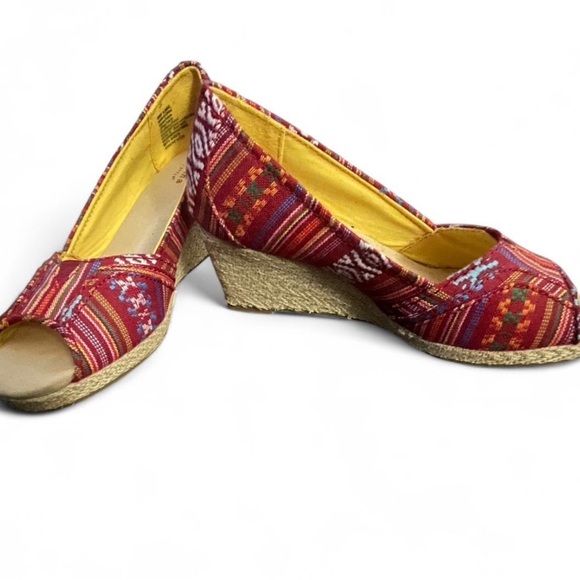 New Sonoma Red and Yellow Wedge Espadrilles - Picture 1 of 3
